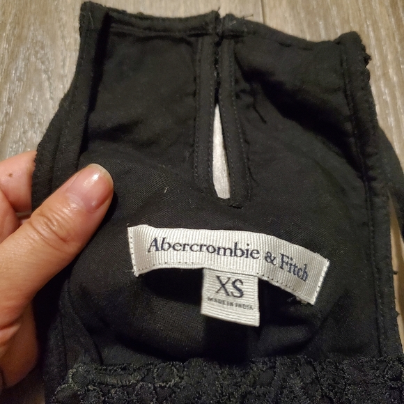 A&F cropped halter top (xs) - Picture 7 of 11